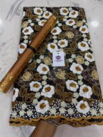 BEAUTIFUL CHANTILY BASE LACE - Image 3