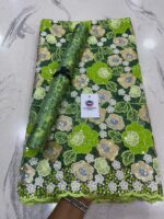 BEAUTIFUL CHANTILY BASE LACE - Image 4