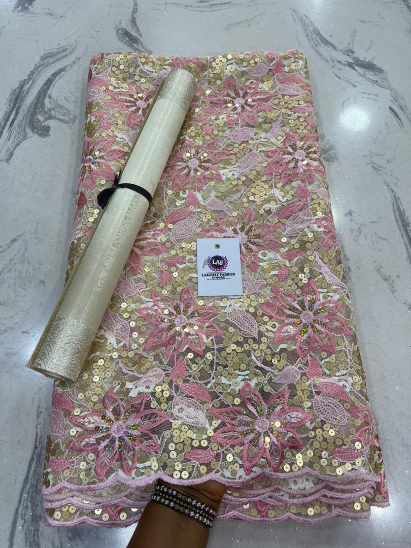 WhatsApp Image 2025-11-05 at 17.28.36_d9f292a0 Exclusive chantily lace - Image 1