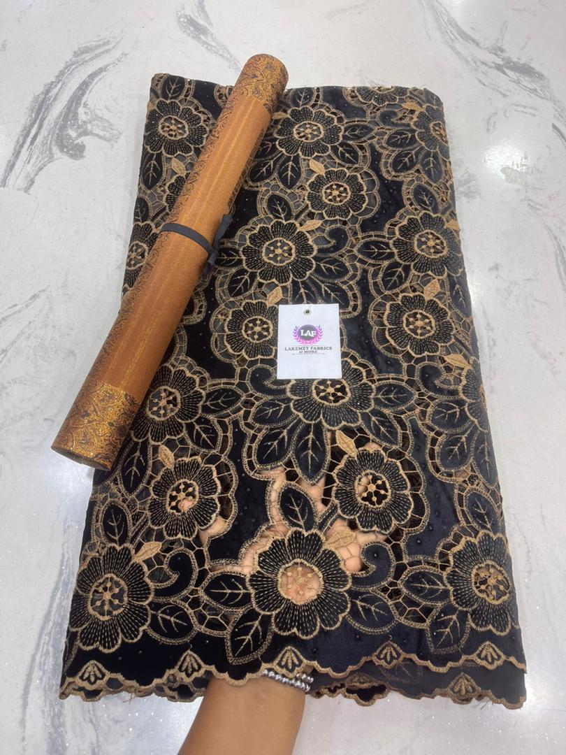 WhatsApp Image 2025-11-13 at 08.05.12_022f0c4c Velvet guipure - Image 1